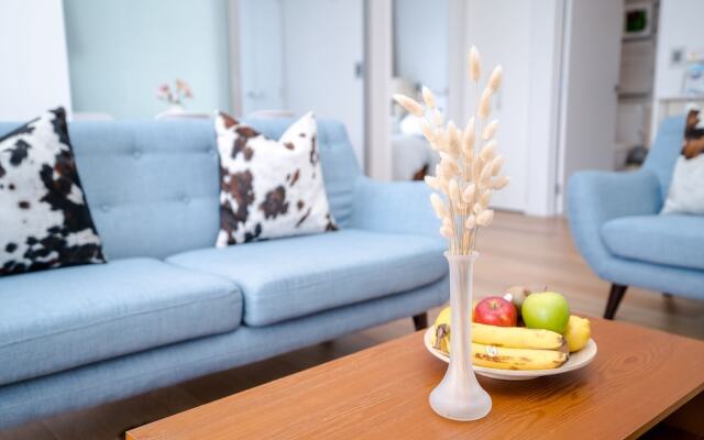 Epsom Central Brand New Apartment