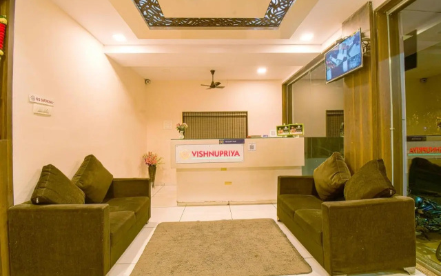 Hotel Vishnupriya Grand