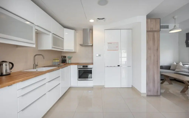 Luxurious Spacious 3-bedroom Villa With Private Pool at Springs 10