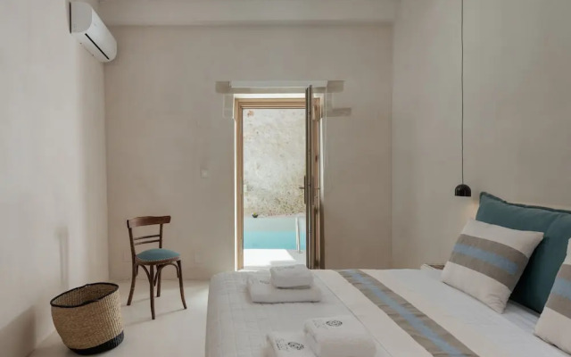 Sutor Chic Manor