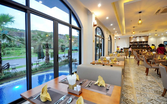 Crown Nguyen Hoang Hotel