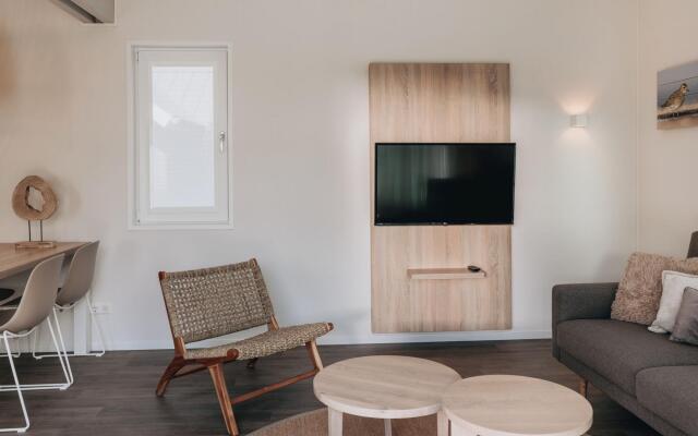 Modern lodge with ir-sauna, 500m from the beach