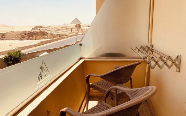 Seven Pyramids Inn
