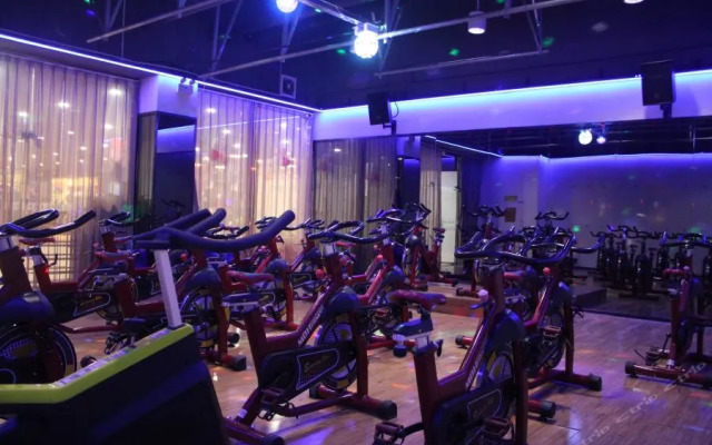 Vienna International Hotel (Shenzhen Longhua Qiankeng Metro Station)