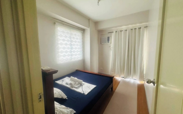 Spacious Central Davao City Getaway - Spacious Apartment With Shared Pool