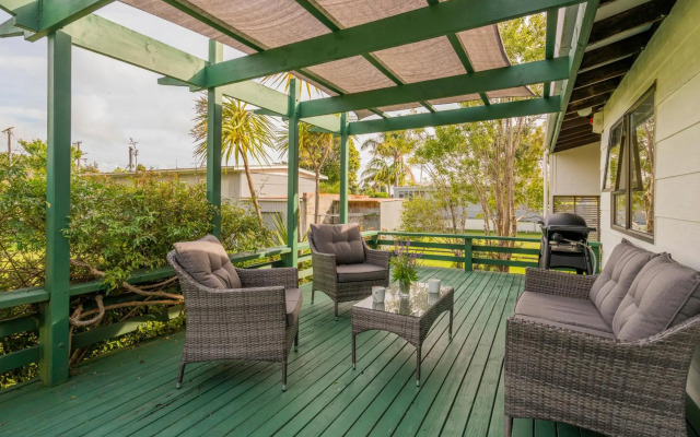 Cooks Crib - Cook's Beach Holiday Home