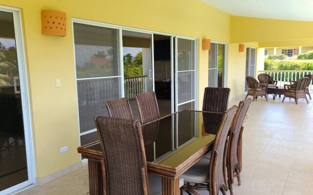 Villa Hermosa Spacious Close Town And Sosua Beach