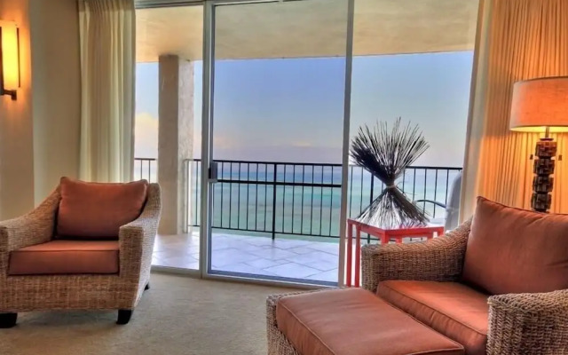 Royal Kahana #911 2 Bedroom Condo by RedAwning