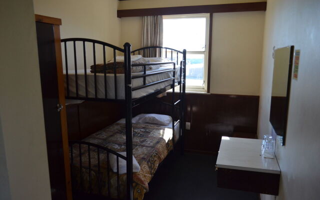 Wakatu Hotel