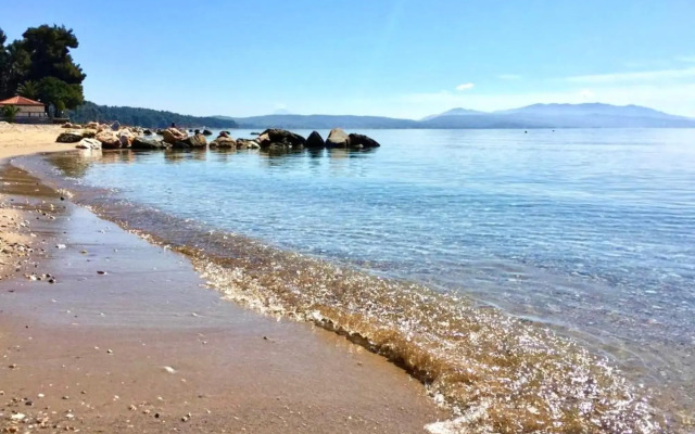 Studio Nikiti Beach