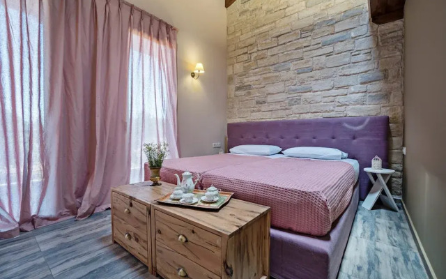 Dreamcatcher Villa Outdoor Indoor Pool hot tub