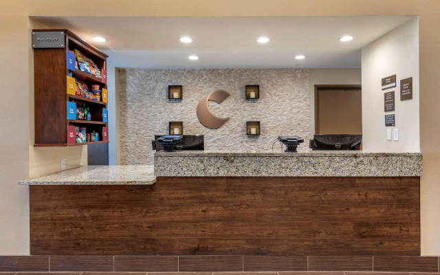 Comfort Suites