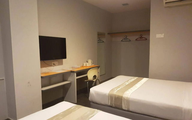 U Pac Hotel
