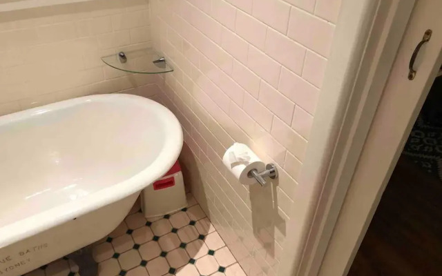 Cosy Erko 2 Bedroom Home on Edge of Sydney City Centre