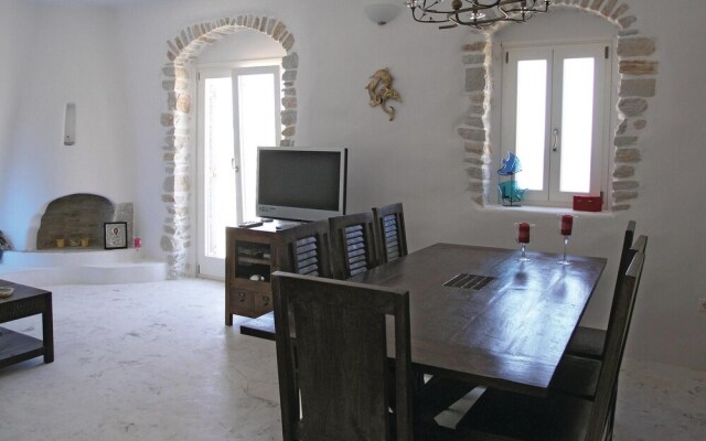 Amazing home in Ampela, Paros with 3 Bedrooms and WiFi