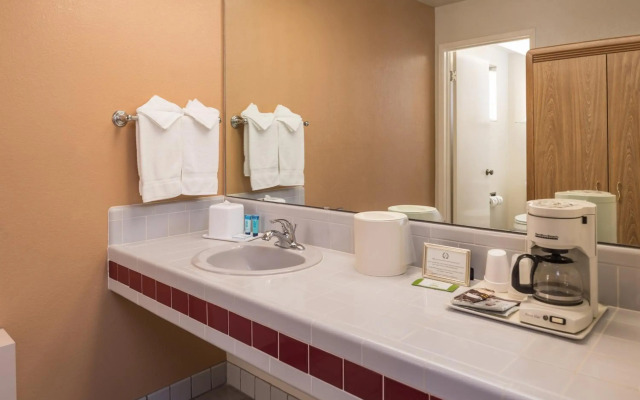 Laurel Inn Motel