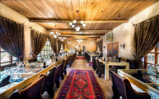 The Trois Estate at Enchanted Rock