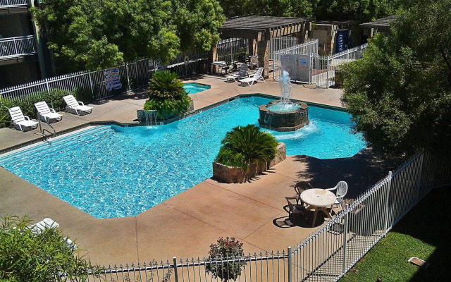 Manor Suites