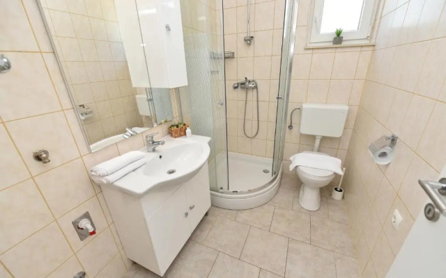 Bory 2 centrally located ap for 5