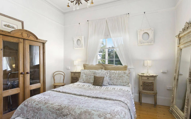 Springhill House on Pardalote