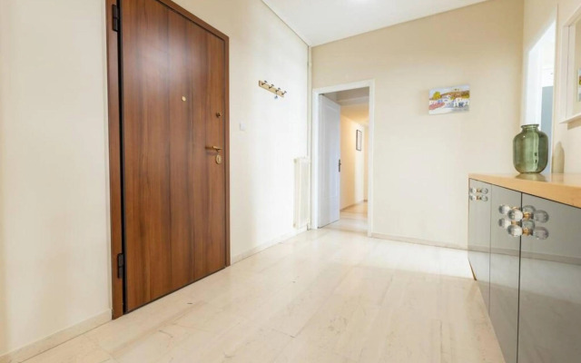 Amfitritis top floor apartment at Palaio Faliro