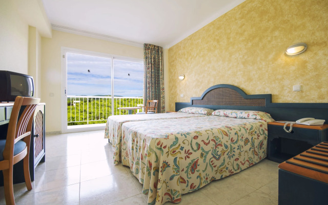 Moon Dreams Coral Beach