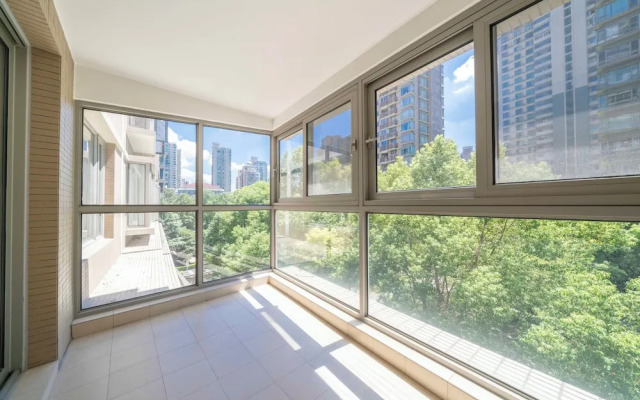 Tyms Stylish 3BR 2BA Apt Xujiahui Metro