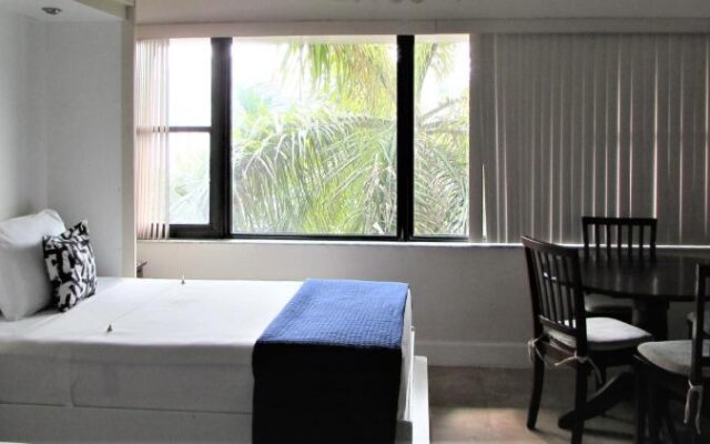 Ocean Front Casablanca Studios with FULL KITCHENS & Beach access By BL Rentals