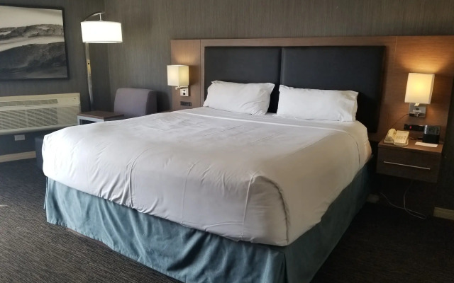 Holiday Inn Express Edmonton Downtown by IHG