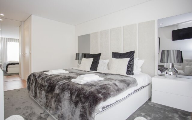 Liiiving-Luxury River View Apartment XII