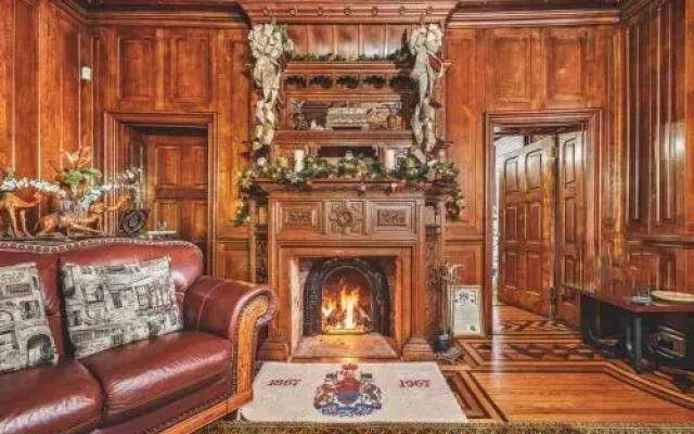 The Lakehurst Estate