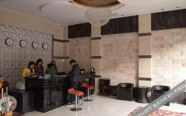 V8 Holiday Hotel