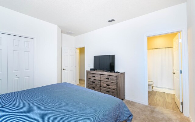 Solterra - 6112 Broad Oak Drive