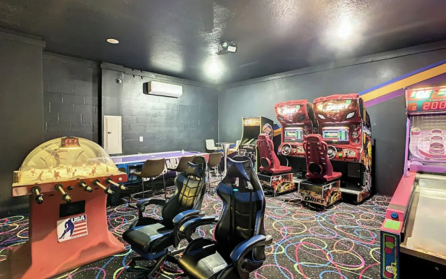 Family Villa Themed Rooms Near Disney