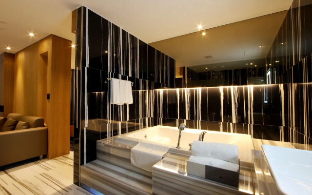 Royal Prime Hotel