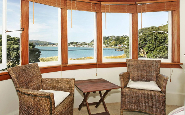 Beachfront Wellington Bed and Breakfast