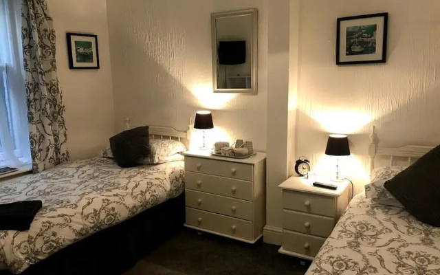 Bridgeside Guest House