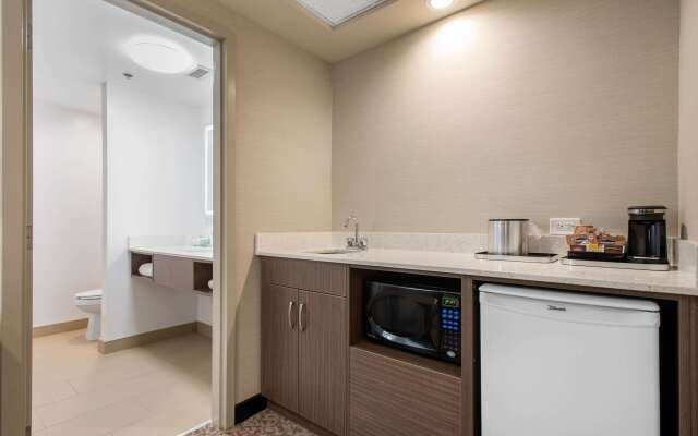 Clarion Hotel & Suites