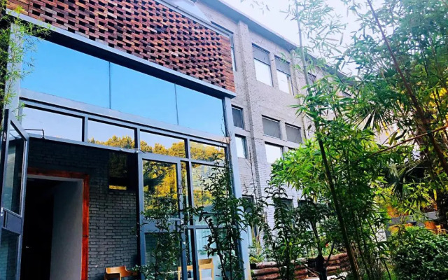 Luoyang Yijia International Youth Hostel