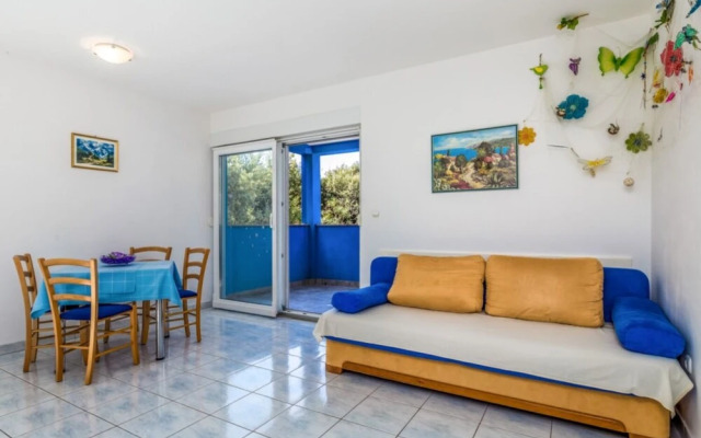Cathy - 50m From the Beach - A1