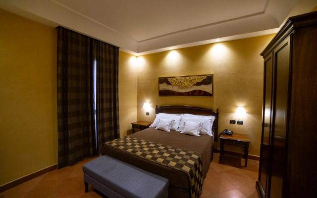 Artemis Hotel
