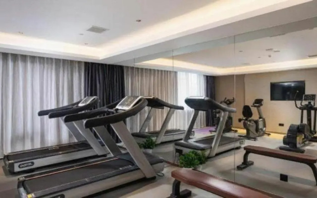 Lavande Hotel Wuhan 2nd Guanggu Road