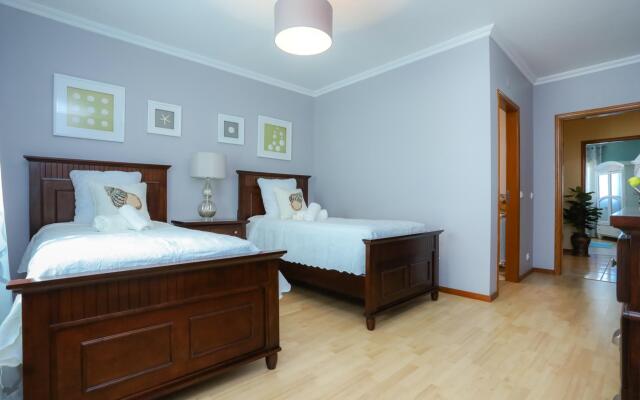 Beach Barbecue by Rent4all