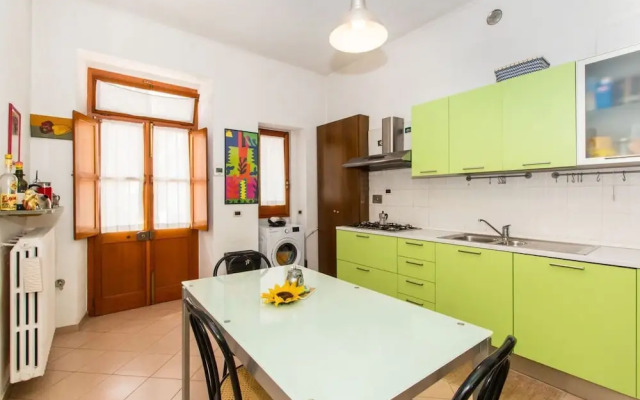 Vanchiglietta Roomy Apartment