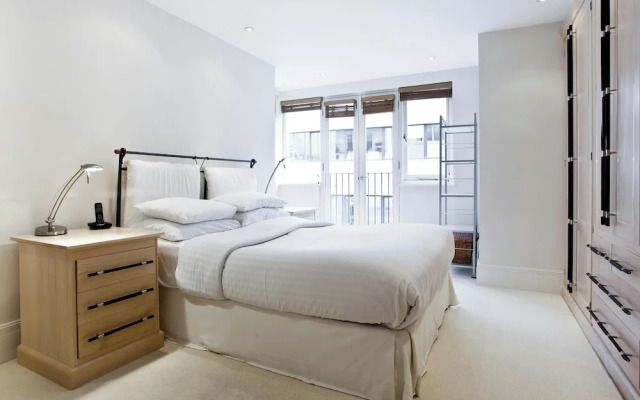 John's Mews by Onefinestay