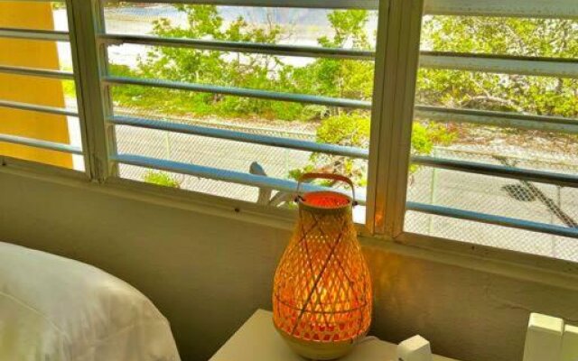 2-BR Modern Oceanfront Apt Steps from Playa Sucia