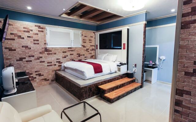 Jeju Aewol Show Drive in Unmanned Hotel