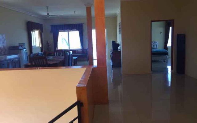Villa Mila Tepi Pantai Karang Hawu – Hotel Rooms – Cisolok