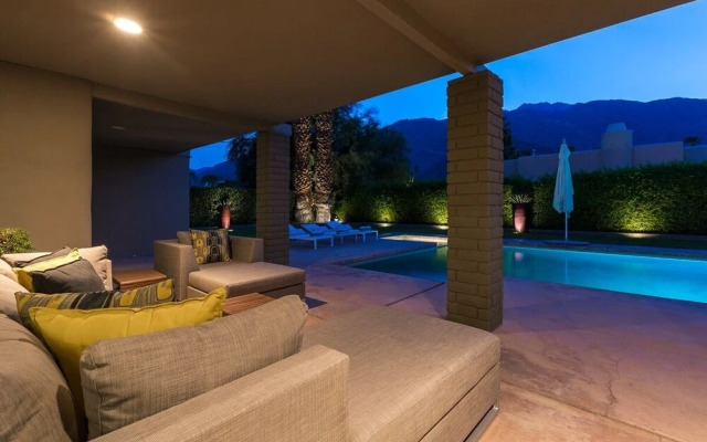 Tranquilo 3 Bedroom Home by RedAwning