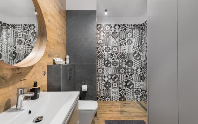 PREMIUM Apartments New Town Private Parking Included